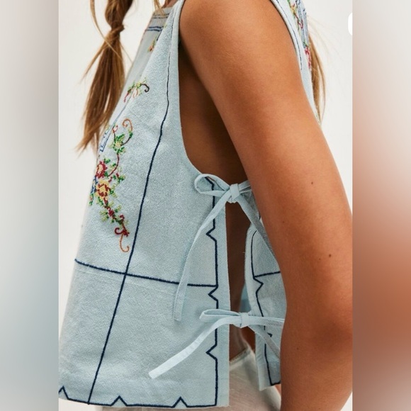 Free People Garden Wall top - Picture 3 of 9